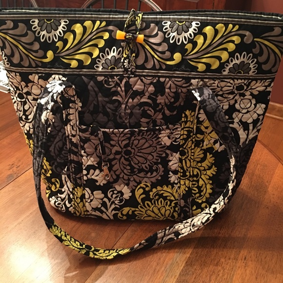 Vera Bradley Handbags - Vera Bradley Large Tote